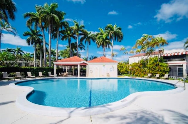 20300 NE 3rd Ct Unit 6, Miami, FL 33179 - photo 1