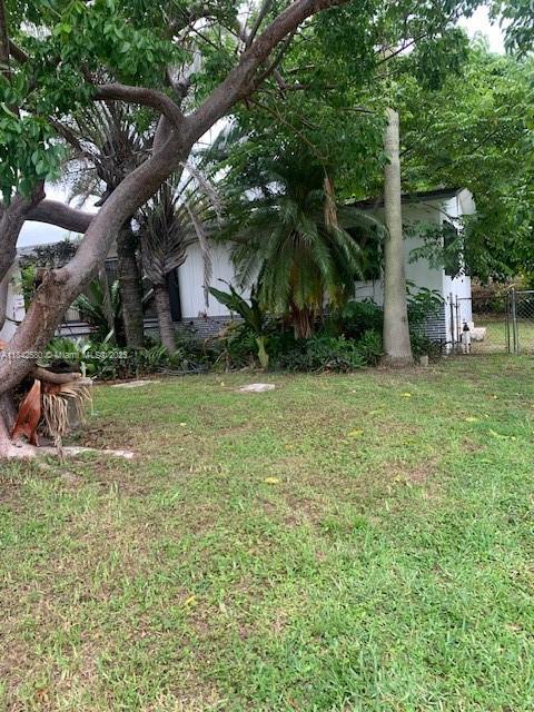 15605 NW 2nd Ct, Miami, FL 33169 - photo 2