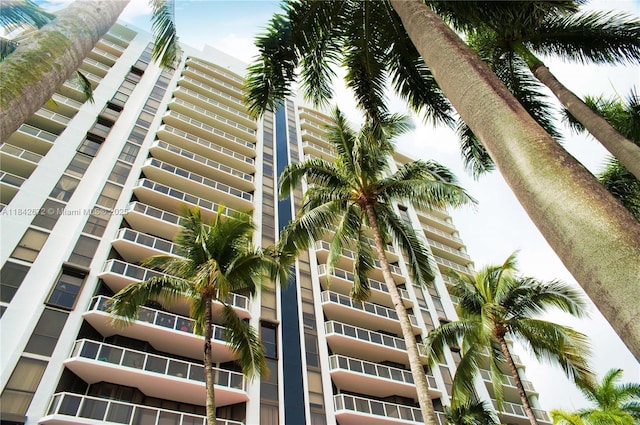 3600 Yacht Club Dr Unit 402, Aventura, FL 33180 - photo 1