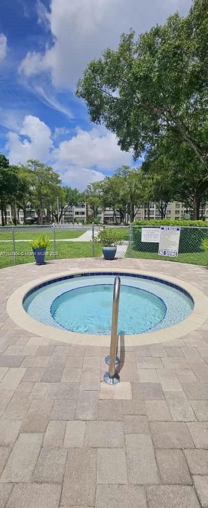 2998 NW 48th Ter Unit 428, Lauderdale Lakes, FL 33313 - photo 17