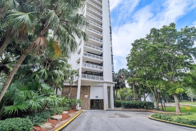 1000 Quayside Ter Unit 411, Miami, FL 33138 - photo 33
