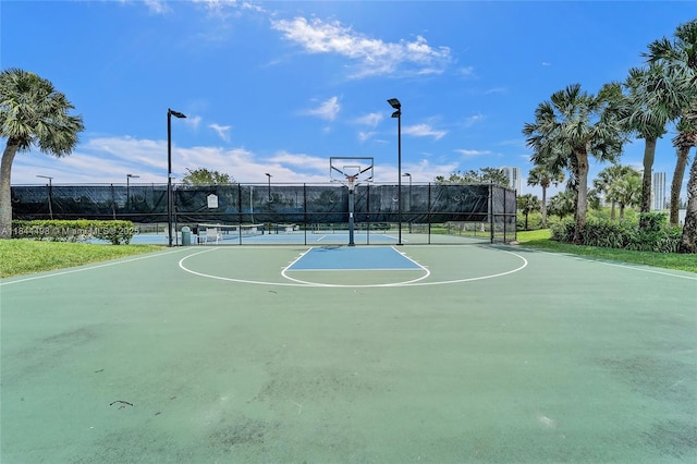 1375 Harbor Vw E, Hollywood, FL 33019 - photo 47