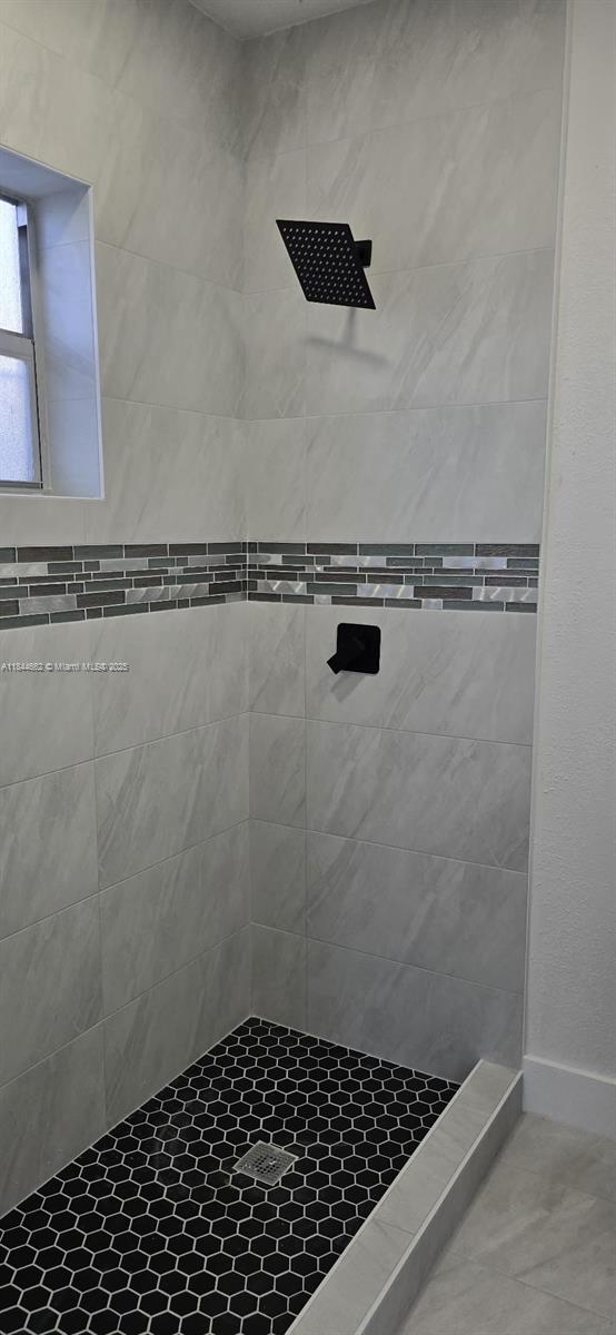 699 W 14th St, Hialeah, FL 33010 - photo 19