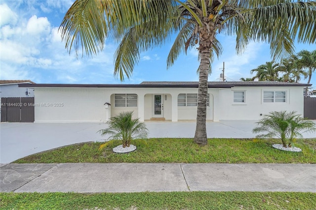 453 W 40th Pl, Hialeah, FL 33012 - photo 1