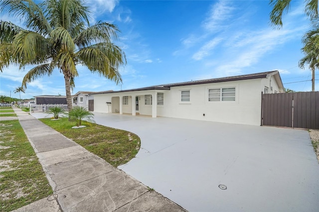 453 W 40th Pl, Hialeah, FL 33012 - photo 4