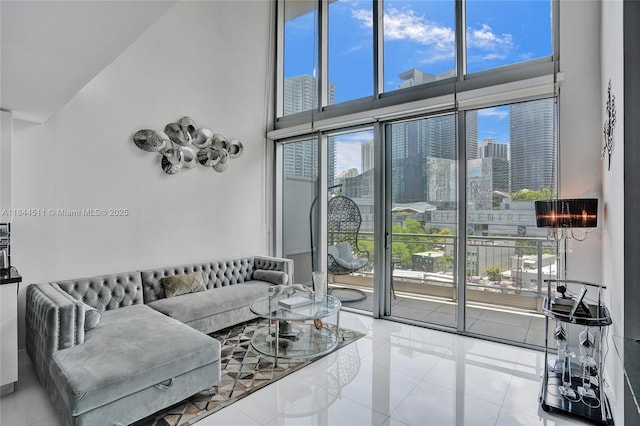 92 SW 3rd St Unit 905, Miami, FL 33130 - photo 1