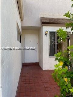 879 NW 81st Way Unit 4, Plantation, FL 33324 - photo 1