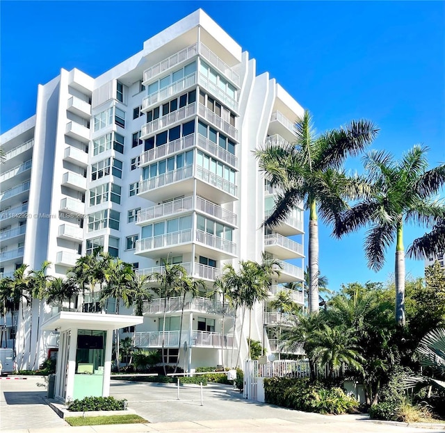 607 Ocean Dr Unit 3K, Key Biscayne, FL 33149 - photo 1