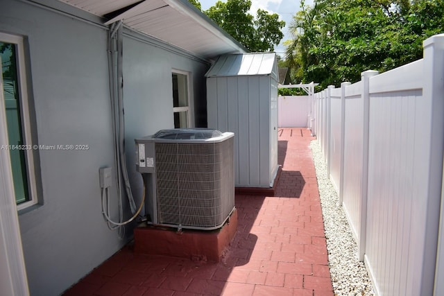 6120 Hayes St, Hollywood, FL 33024 - photo 22