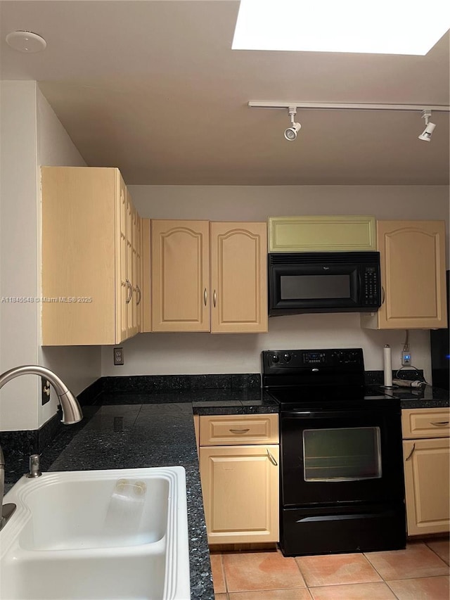 3327 Oak Dr, Hollywood, FL 33021 - photo 12