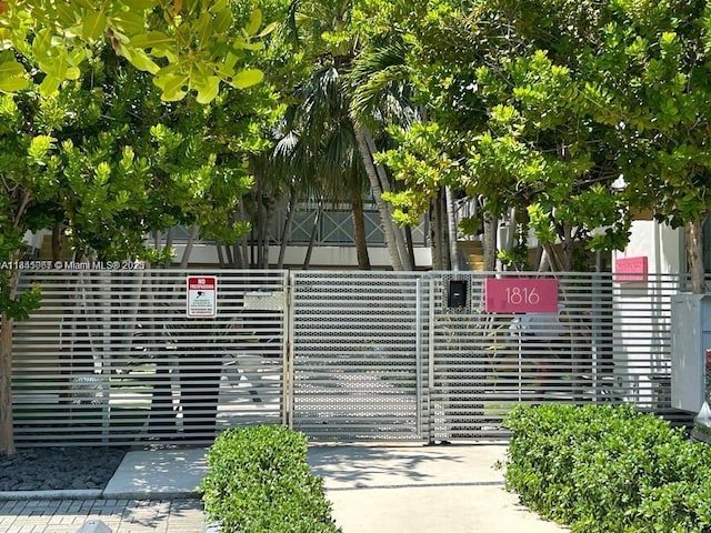 1816 Meridian Ave Unit 27, Miami Beach, FL 33139 - photo 1