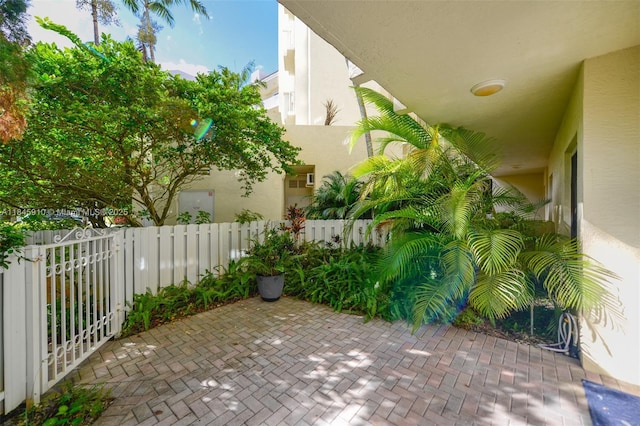 3500 Oaks Clubhouse Dr Unit 109, Pompano Beach, FL 33069 - photo 31