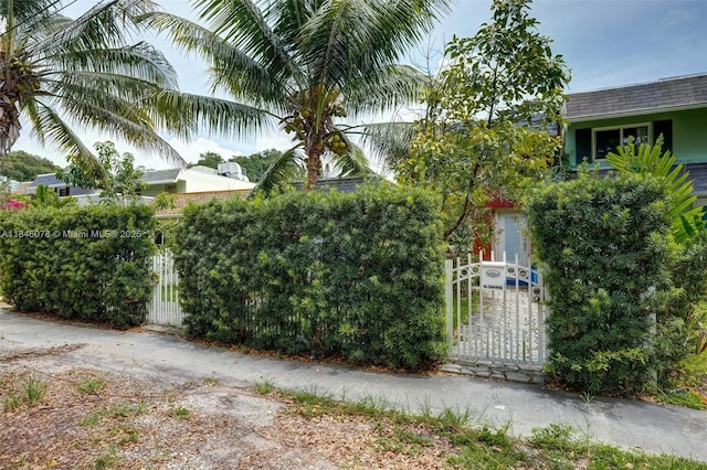 1715 NE 142nd St, North Miami, FL 33181 - photo 3