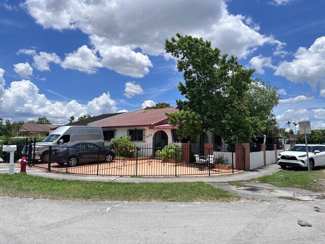 1405 W 38th Pl, Hialeah, FL 33012 - photo 1