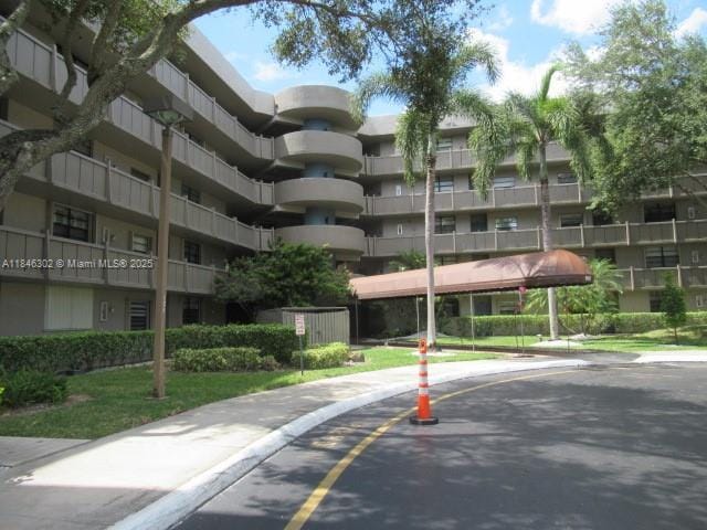 900 Colony Point Cir Unit 106, Pembroke Pines, FL 33026 - photo 1