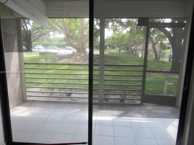 900 Colony Point Cir Unit 106, Pembroke Pines, FL 33026 - photo 21