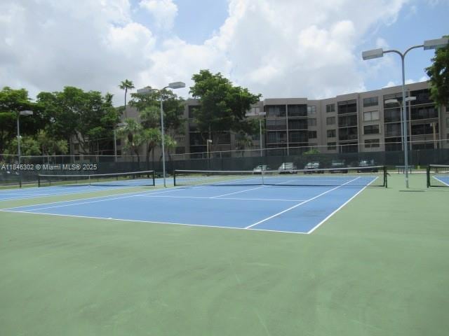 900 Colony Point Cir Unit 106, Pembroke Pines, FL 33026 - photo 32