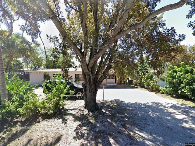 1550 NE 118th Ter, Miami, FL 33161 - photo 1
