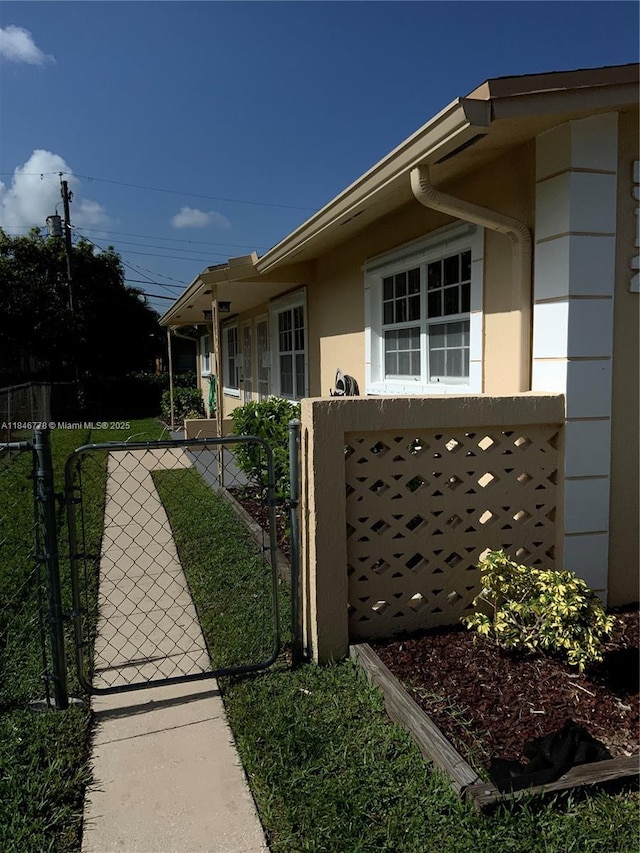 512 SW 10th St, Hallandale Beach, FL 33009 - photo 2