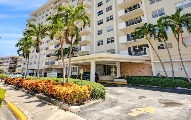 401 Golden Isles Dr Unit 307, Hallandale Beach, FL 33009 - photo 6