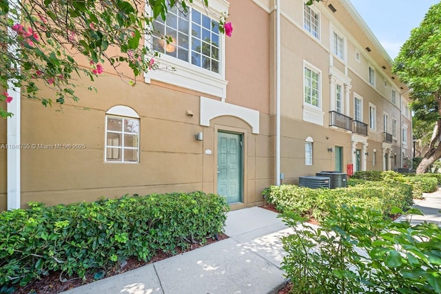 2861 NE 185th St Unit 305, Aventura, FL 33180 - photo 2