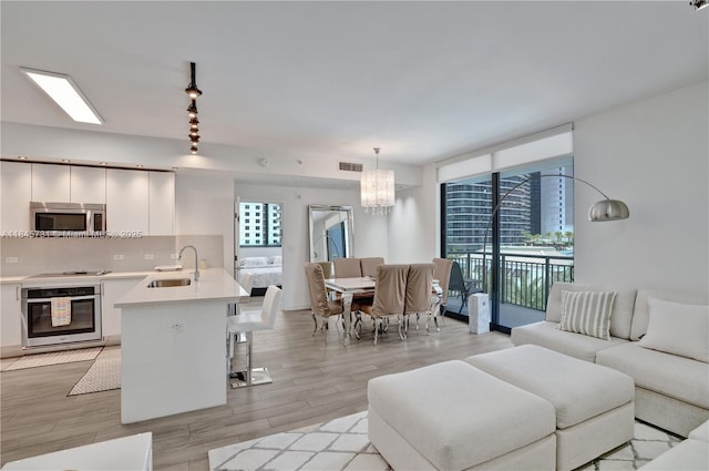 999 SW 1st Ave Unit 1402, Miami, FL 33130 - photo 8