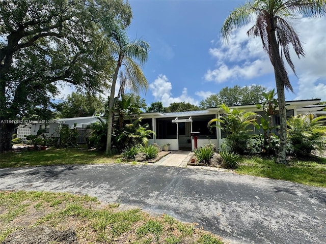 520 NE 137th St, North Miami, FL 33161 - photo 1