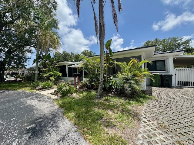 520 NE 137th St, North Miami, FL 33161 - photo 3