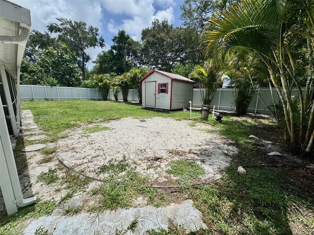 520 NE 137th St, North Miami, FL 33161 - photo 22