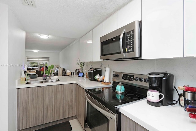 9917 W Okeechobee Rd Unit 3-303, Hialeah Gardens, FL 33016 - photo 2