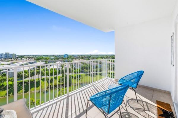 3850 Washington St Unit 910, Hollywood, FL 33021 - photo 3