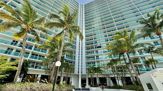 100 Bayview Dr Unit 429, Sunny Isles Beach, FL 33160 - photo 1