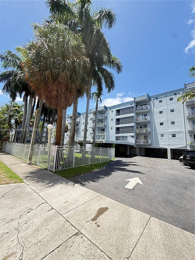 1655 W 44th Pl Unit 345, Hialeah, FL 33012 - photo 2