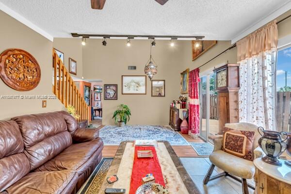 6326 NW 170th Ter, Hialeah, FL 33015 - photo 4