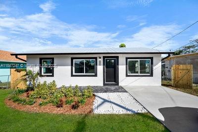 8477 SE Begonia Way, Hobe Sound, FL 33455 - photo 1