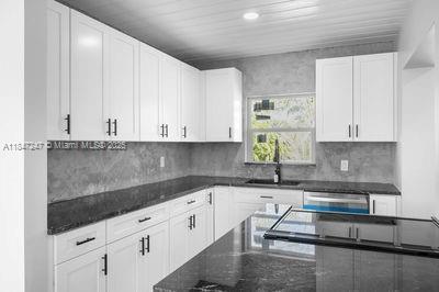 8477 SE Begonia Way, Hobe Sound, FL 33455 - photo 3