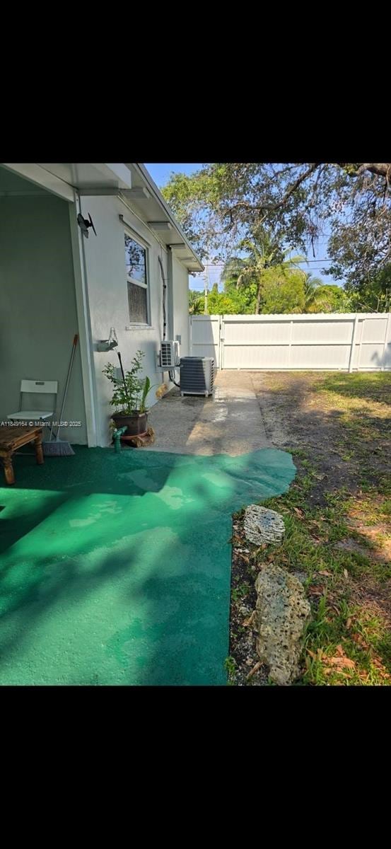 204 SW 7th Ave, Hallandale Beach, FL 33009 - photo 21