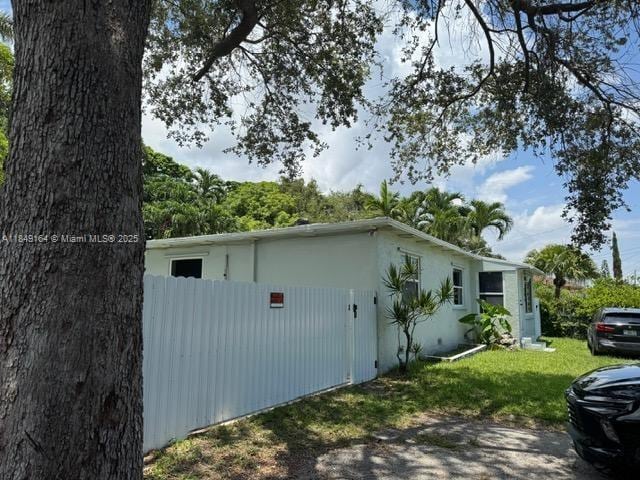 204 SW 7th Ave, Hallandale Beach, FL 33009 - photo 27