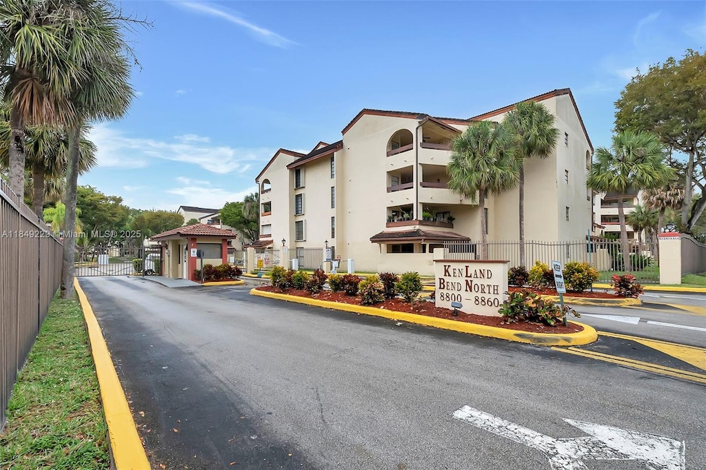 8800 SW 123rd Ct Unit J210, Miami, FL 33186 - photo 1