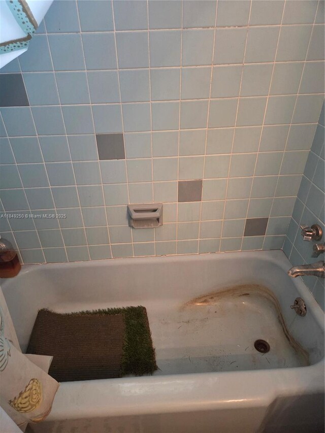 21130 NE 26th Ave, Miami, FL 33180 - photo 29