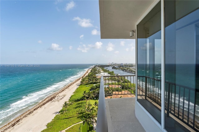 1021 Hillsboro Mile Rg (As Is), Hillsboro Beach, FL 33062 - photo 1