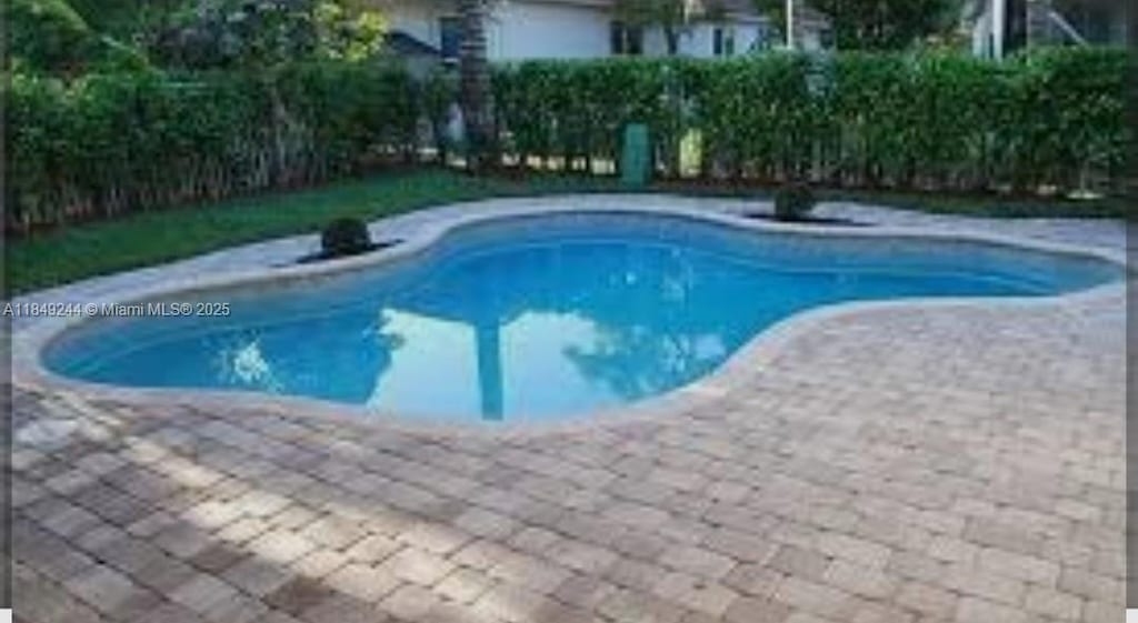 1946 Harbor View Cir, Weston, FL 33327 - photo 3