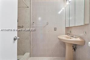1950 W 54th St Unit 222, Hialeah, FL 33012 - photo 22