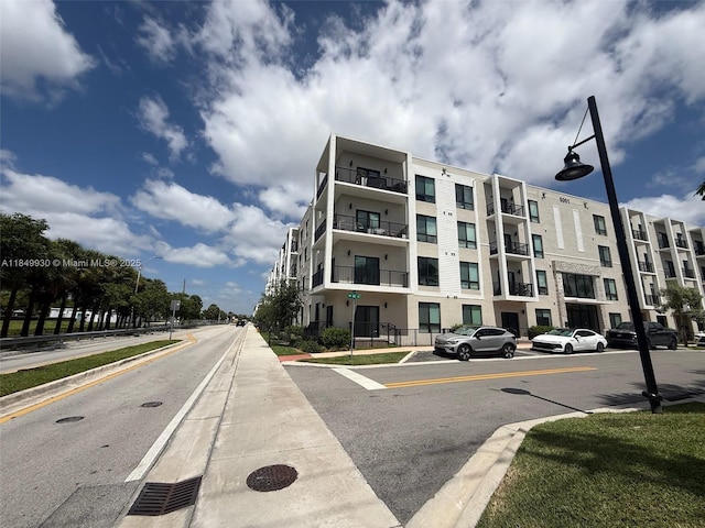 8001 NW 41st St Unit F-207, Doral, FL 33166 - photo 21