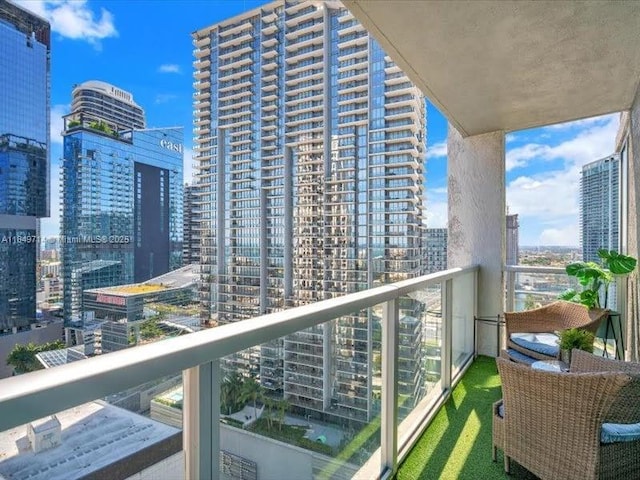55 SE 6th St Unit 2902, Miami, FL 33131 - photo 3