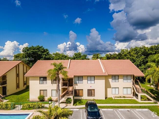 2568 Riverside Dr Unit 411, Coral Springs, FL 33065 - photo 4