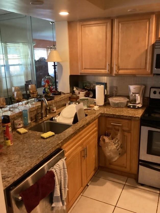 12850 SW 4th Ct Unit 402I, Pembroke Pines, FL 33027 - photo 3