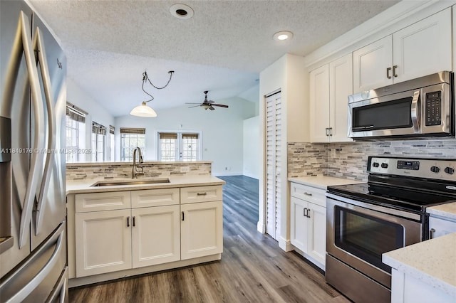 8800 Lake Park Cir N, Davie, FL 33328 - photo 15