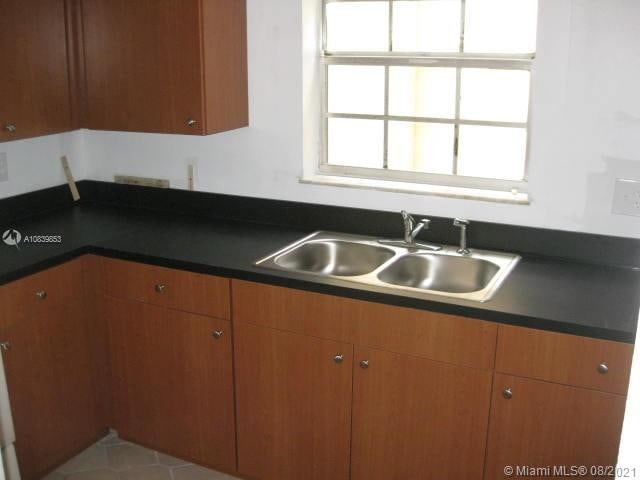 kitchen featuring sink