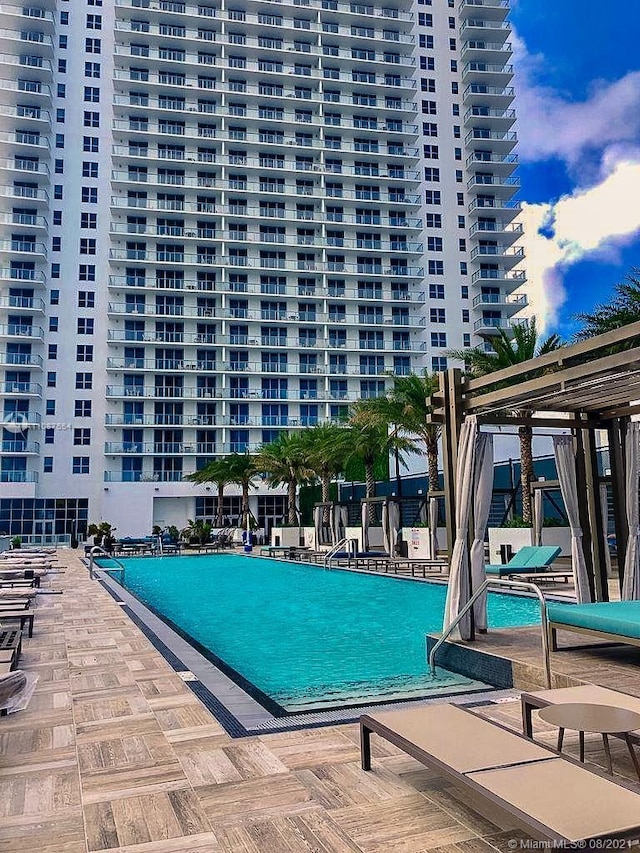 view of swimming pool